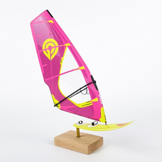 Windsurf model Goya Custom + Goya Banzai X-Pro Fuchsia