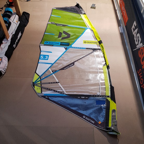 DUOTONE Żagiel windsurfingowy Super Hero 5.3 2019 [UŻYWANY]
