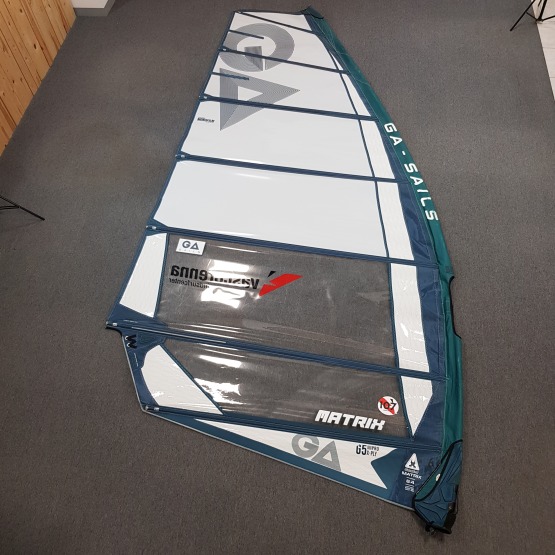 Żagiel do windsurfingu GA-Sails Matrix 8.4 2023 [Po wypożyczalni]