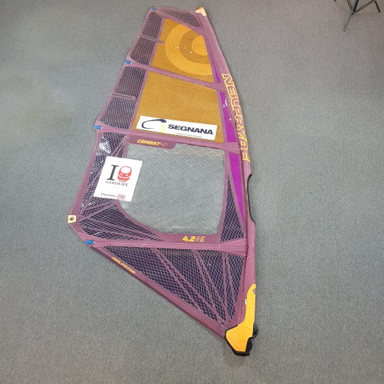 Windsurf sail NeilPryde Combat HD 4.2 2023 [Ex-Rental]